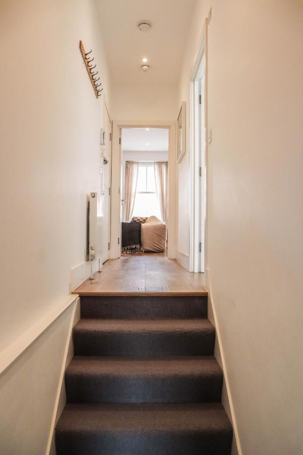 Modern & Spacious 1 Bedroom Clapham Junction Flat 런던 외부 사진
