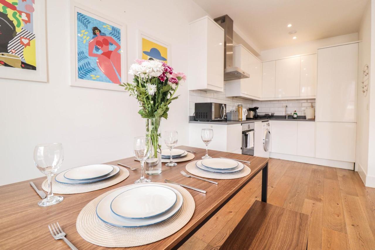 Modern & Spacious 1 Bedroom Clapham Junction Flat 런던 외부 사진