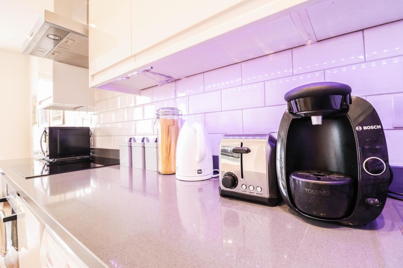Modern & Spacious 1 Bedroom Clapham Junction Flat 런던 외부 사진